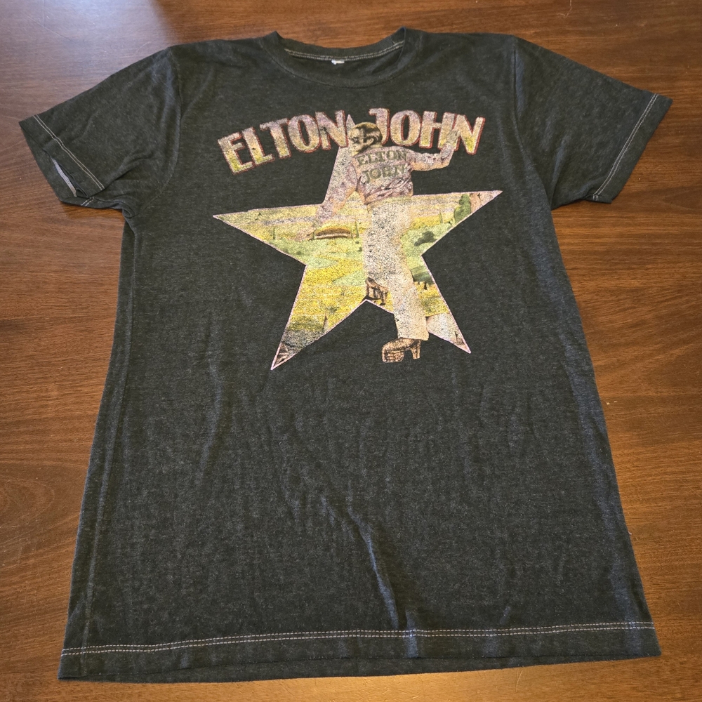 Elton John 2022 Goodbye Yellow Brick Road Farewell Tour Band Tee Size Medium